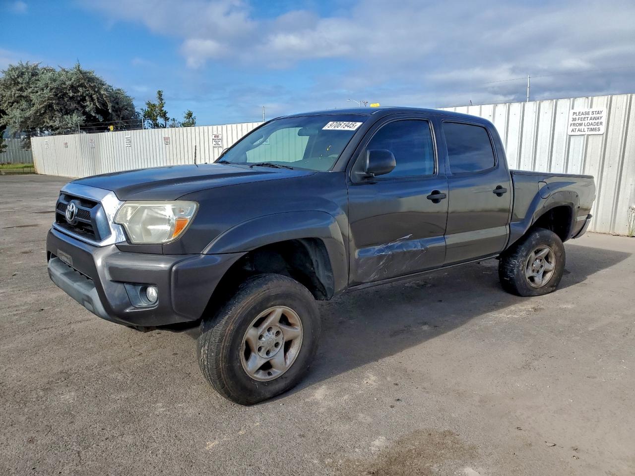 2014 Toyota Tacoma, VIN 3TMMU4FN6EM063334 — Rear end