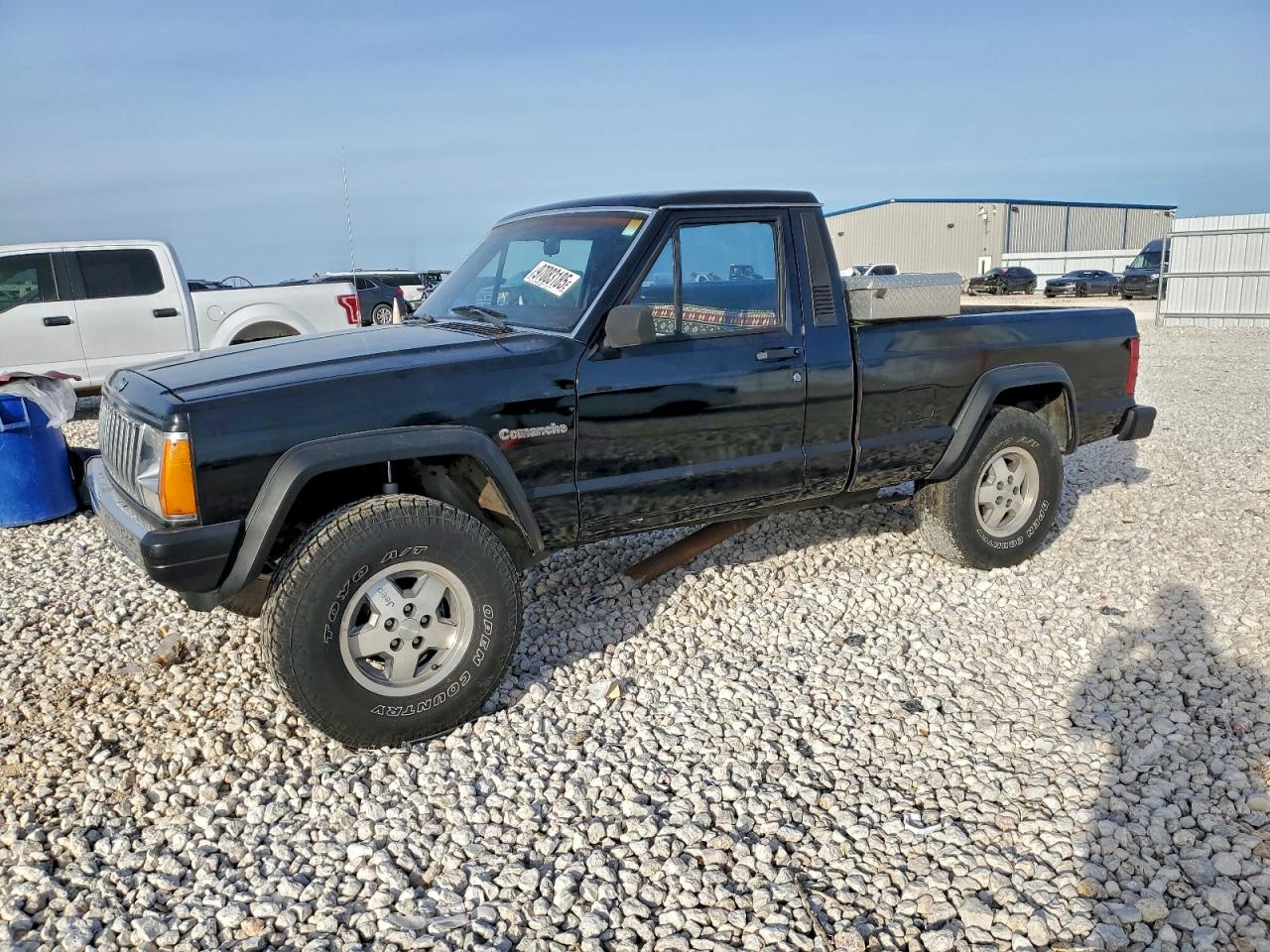 1989 Jeep Comanche, VIN 1J7FT26E3KL612563 — Бок