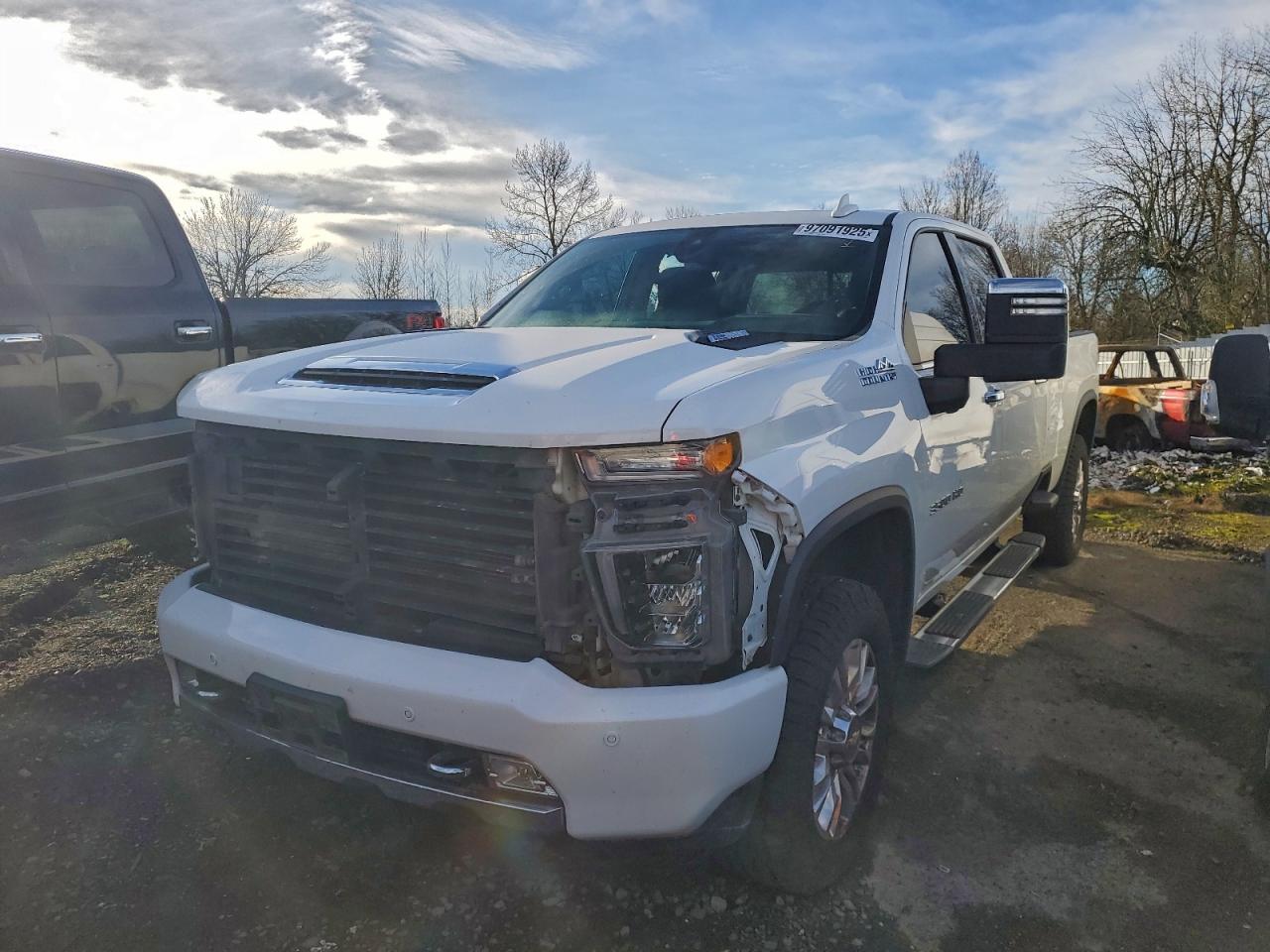 2023 Chevrolet Silverado 3500HD High Country, VIN 1GC4YVEY8PF123039 — Side