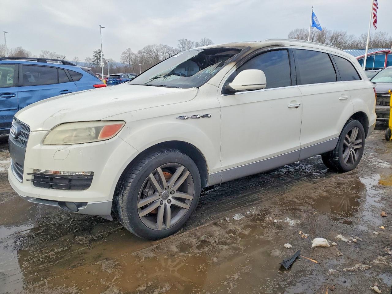 2007 Audi Q7 Premium, VIN WA1BV74L47D063770 — Пожар в салоне