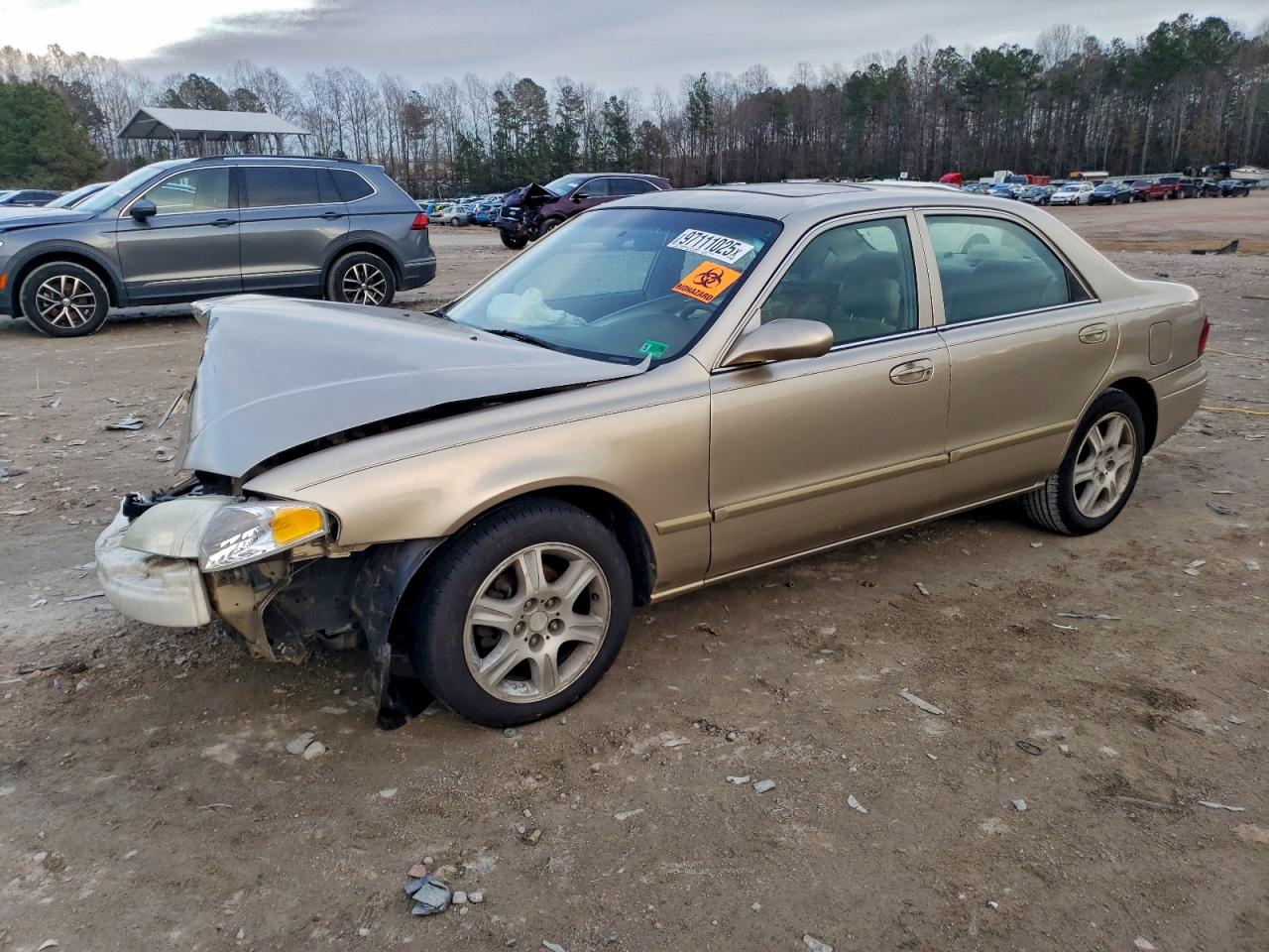 2000 Mazda 626 LX, VIN 1YVGF22F5Y5118712 — Front end