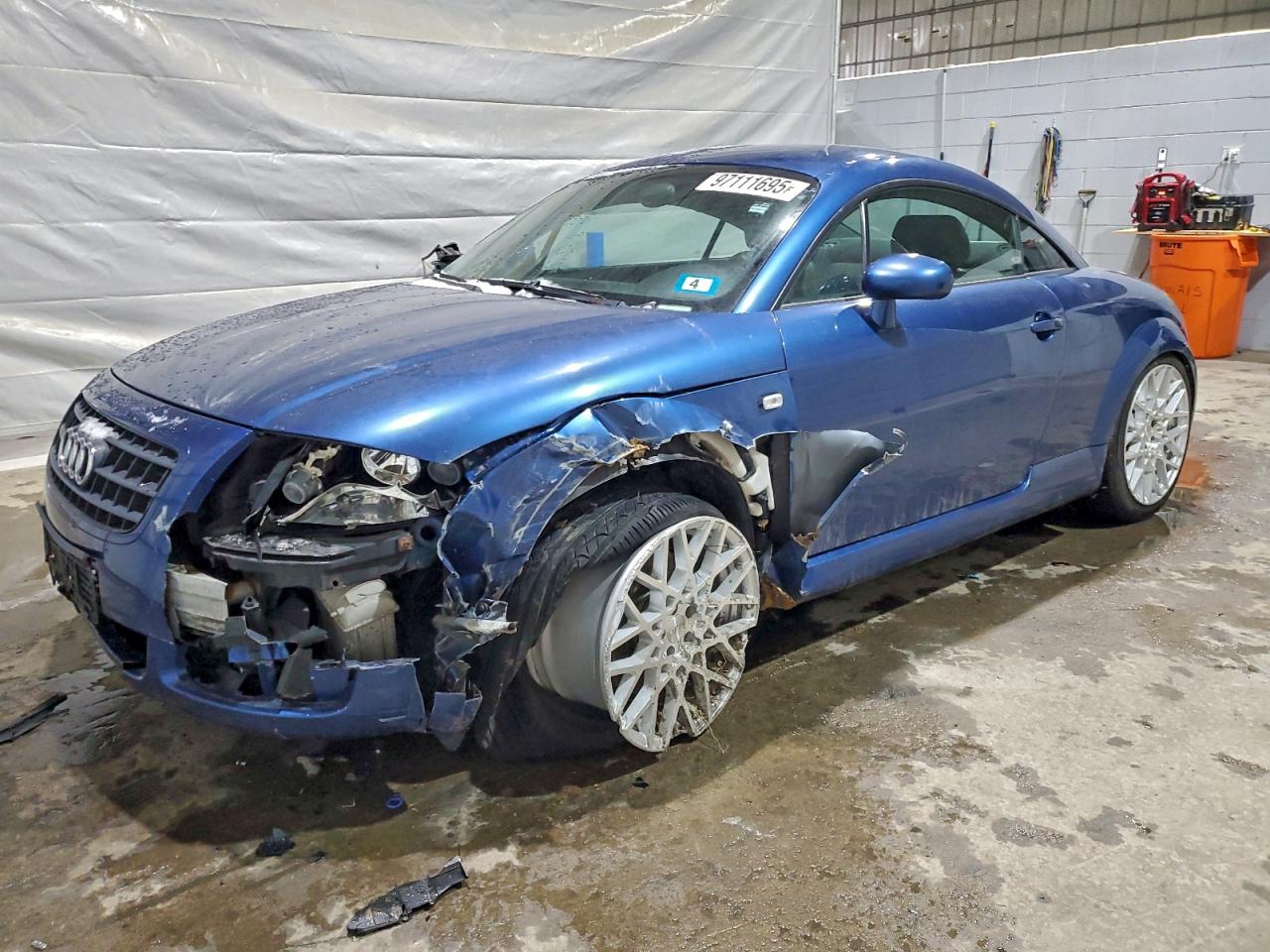 2004 Audi TT, VIN TRUWT28N141016839 — Front end