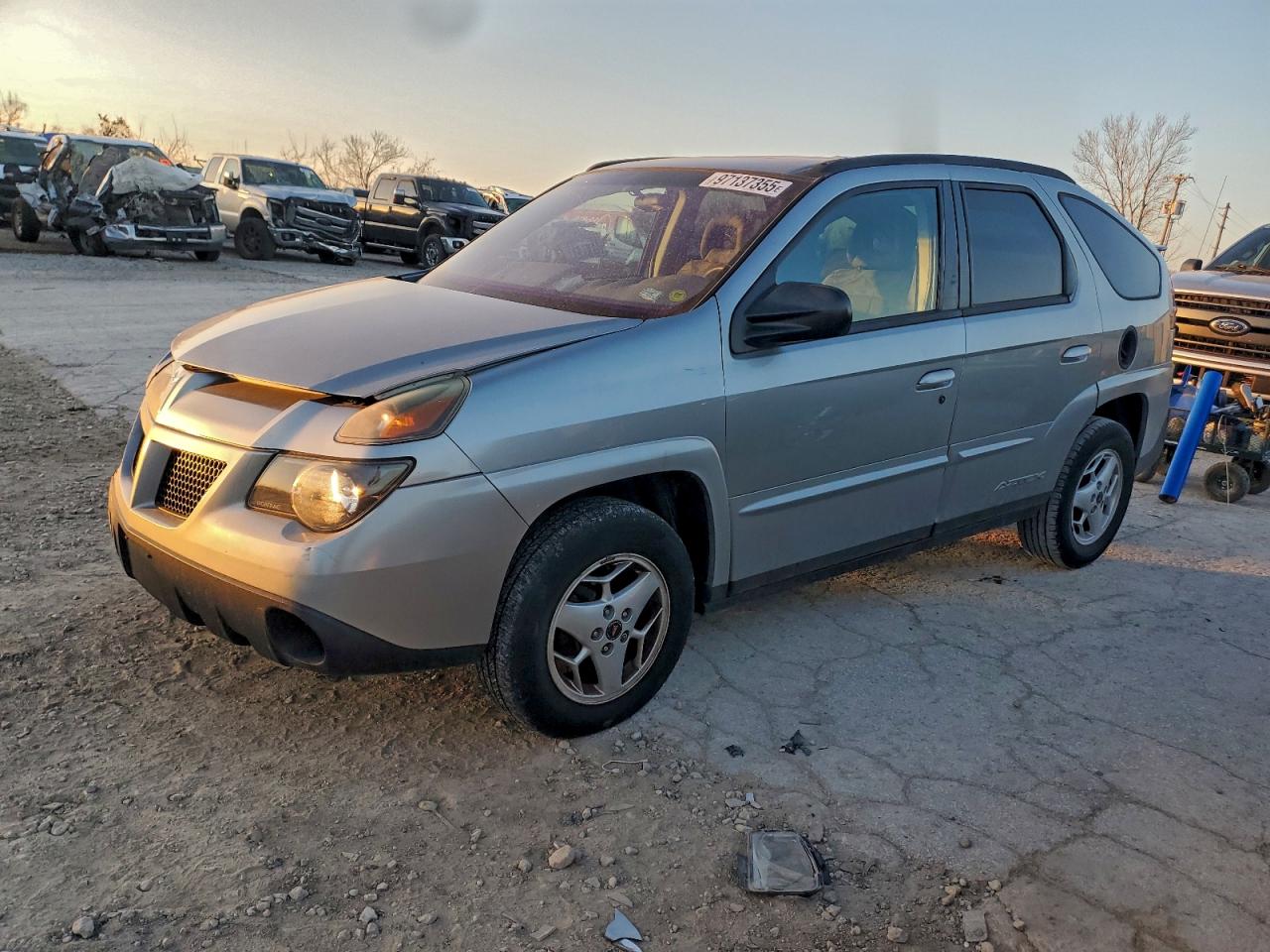 2003 Pontiac Aztek, VIN 3G7DA03E53S555995 — Front end