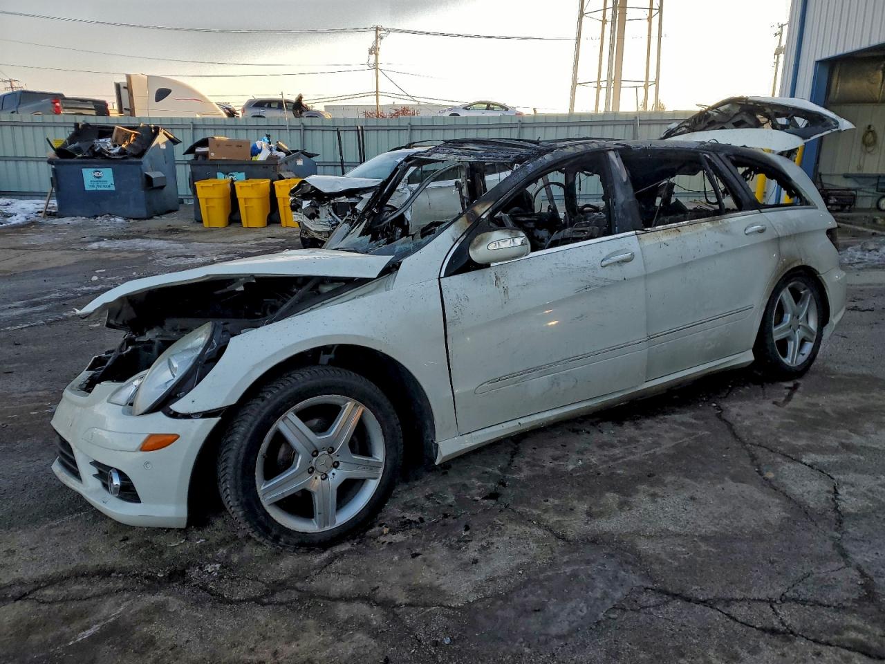 2010 Mercedes-Benz R, VIN 4JGCB6FB3AA102810 — All over