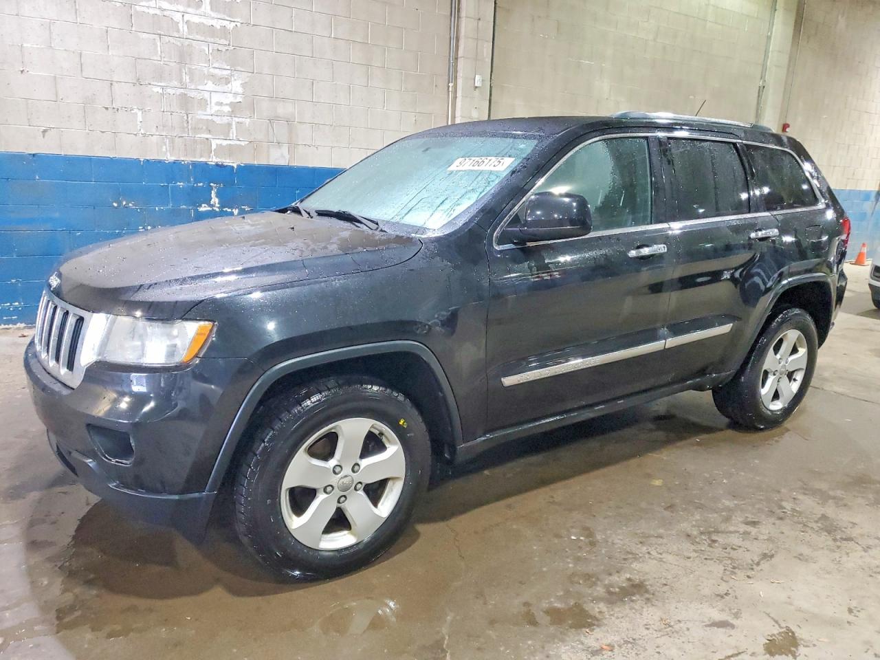 2012 Jeep Grand Cherokee Laredo, VIN 1C4RJFAG6CC184088 — Minor dents and scratches