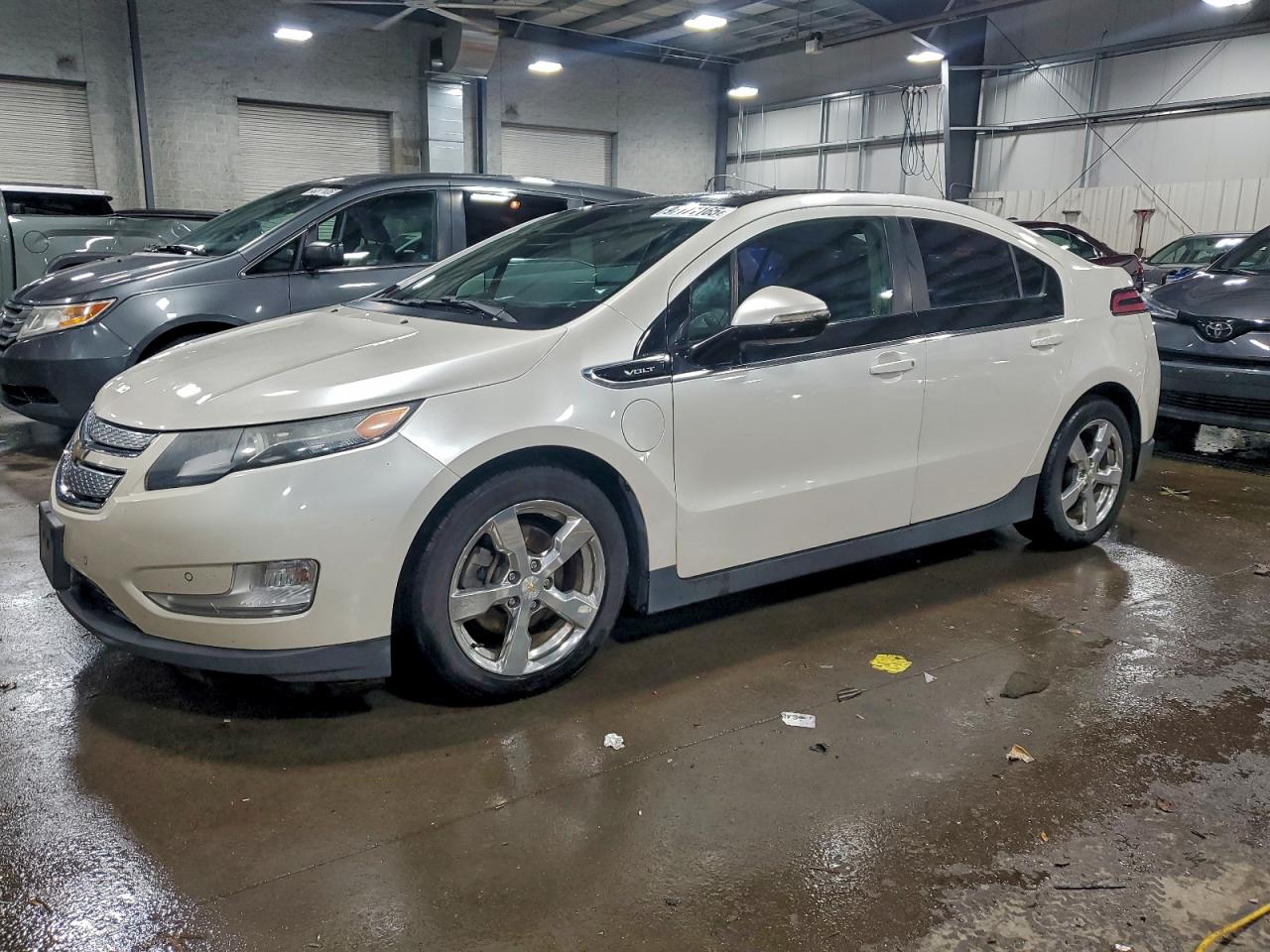 2011 Chevrolet Volt, VIN 1G1RD6E40BU100758 — Rear end