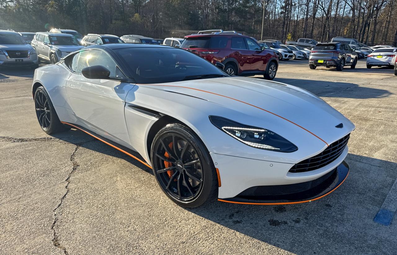 2022 Aston Martin DB11 V8, VIN SCFRMFAW8NGL11385 — Обычный износ