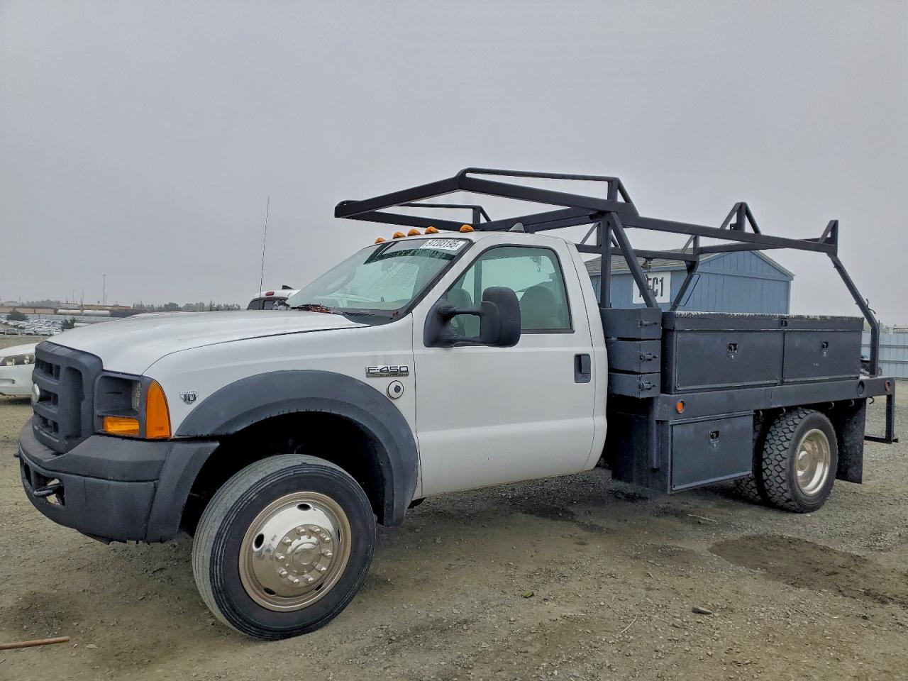2007 Ford F-450, VIN 1FDXF46Y07EA42596 — Minor dents and scratches