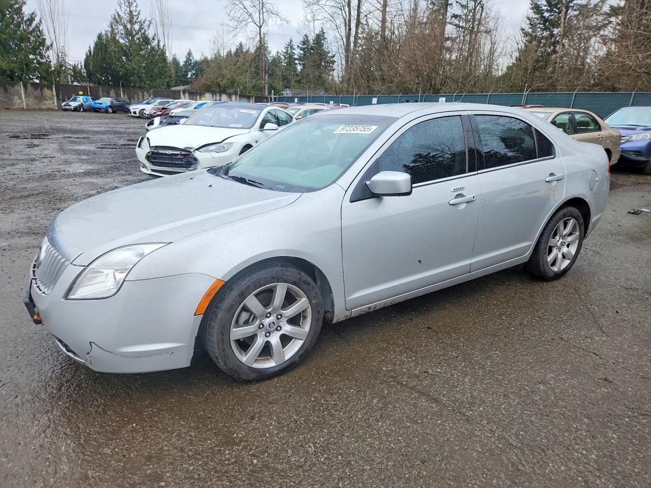2010 Mercury Milan Premier, VIN 3MEHM0CG9AR629935 — Front end