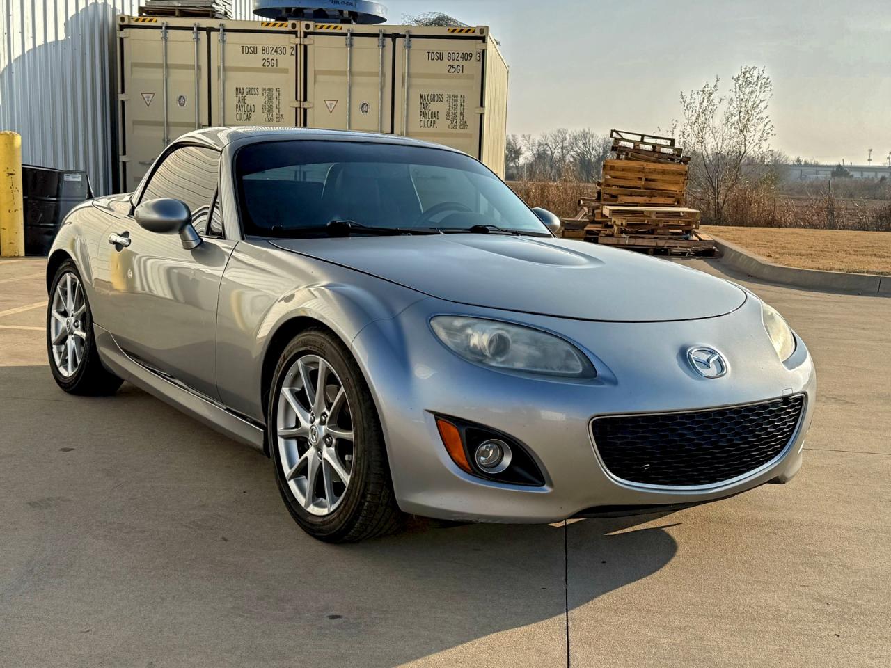 2009 Mazda MX-5 Miata Grand Touring, VIN JM1NC26F290204381 — Auction photo 1 of 10