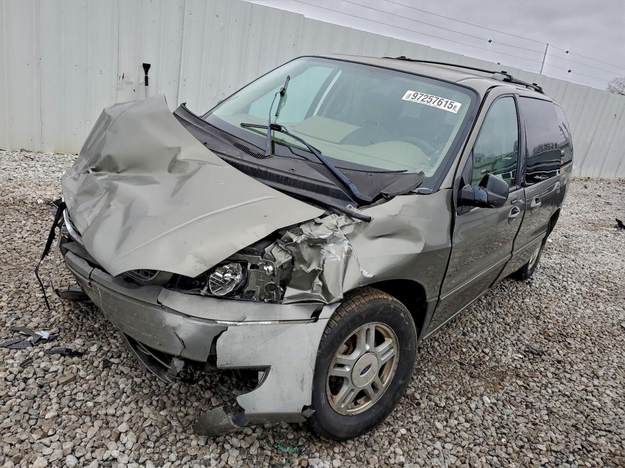 2005 Ford Freestar SEL, VIN 2FMZA52215BA38595 — Front end