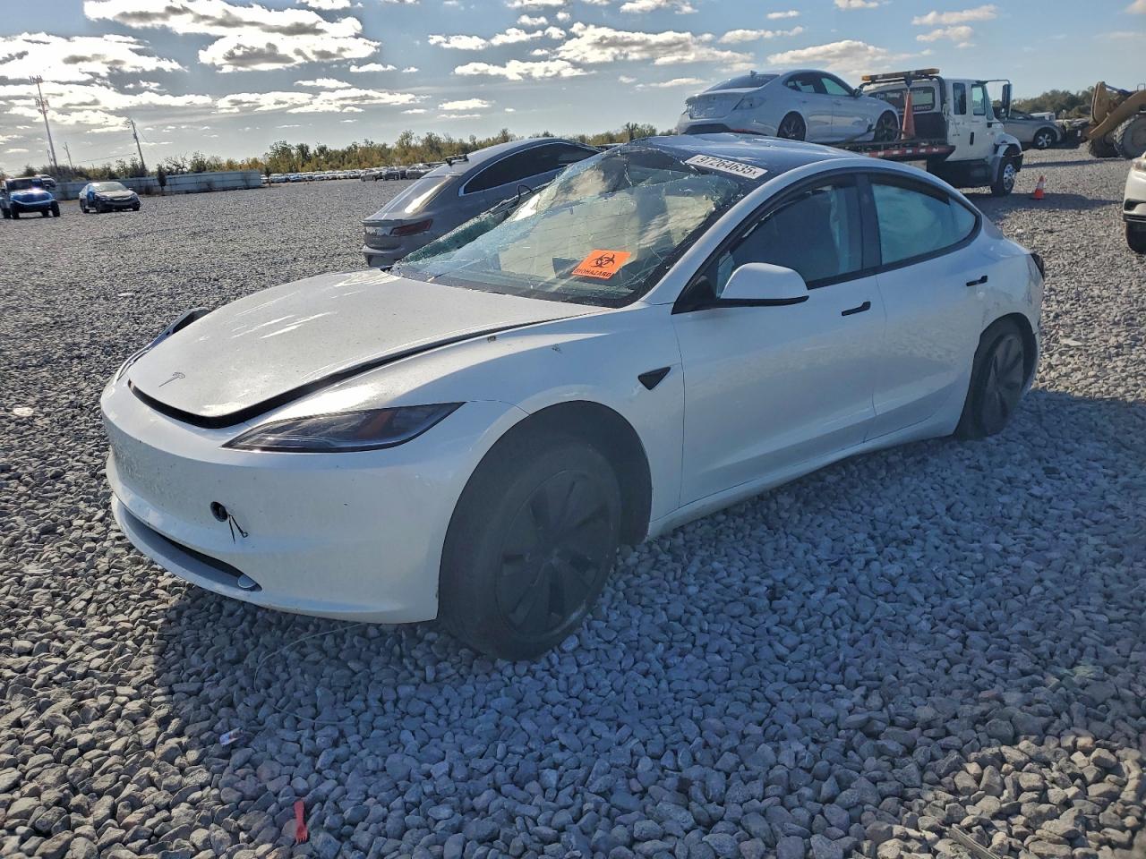 2024 Tesla Model 3, VIN 5YJ3E1EA6RF832575 — Опрокидывание