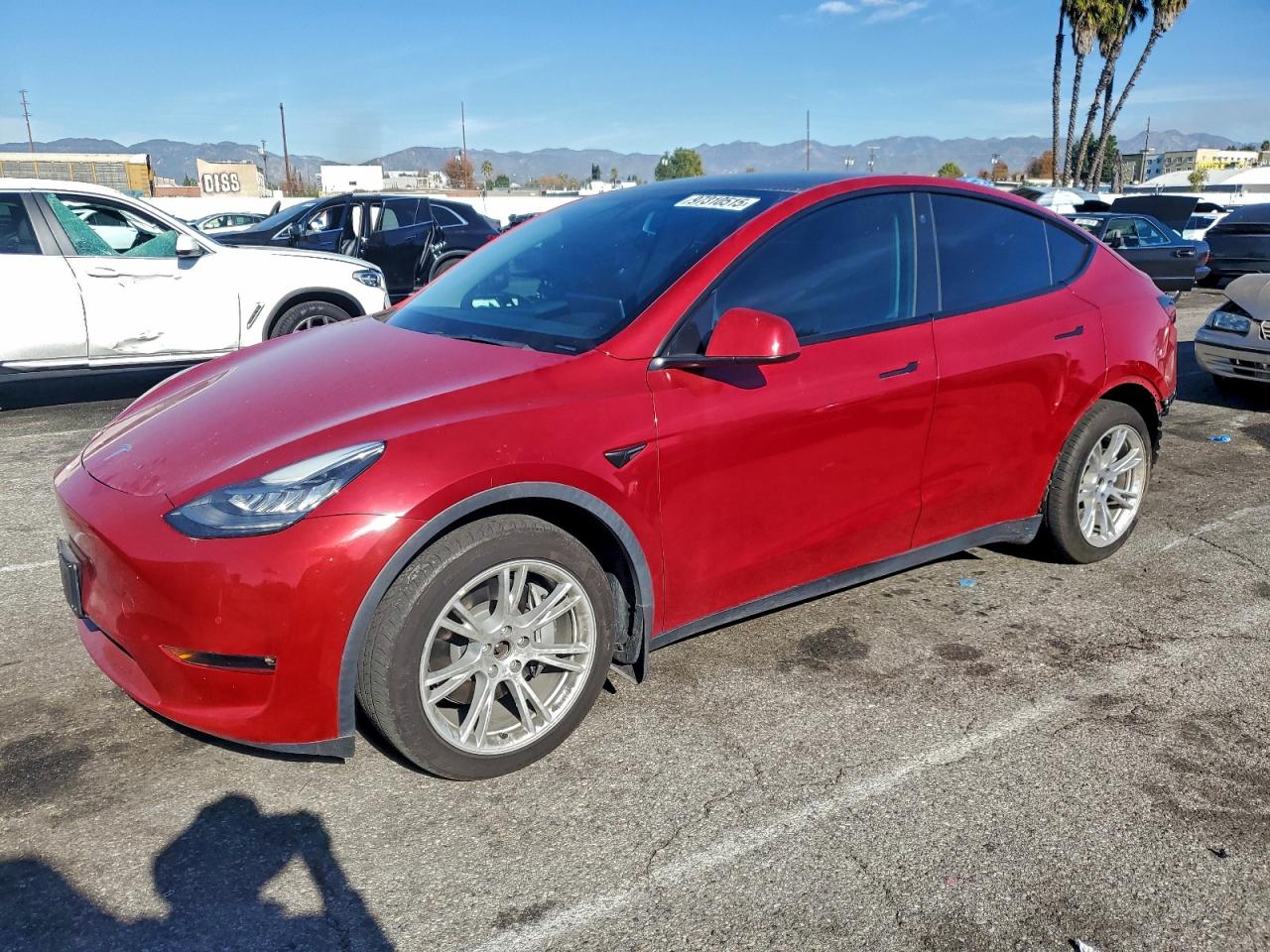 2021 Tesla Model Y Long Range, VIN 5YJYGDEE5MF271606 — Rear end