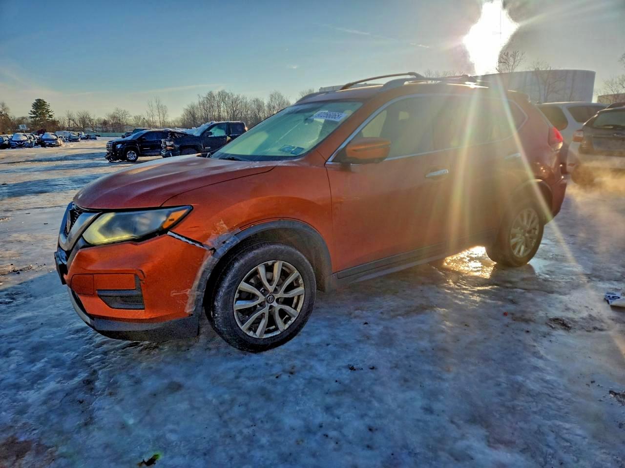 2018 Nissan Rogue SV, VIN 5N1AT2MV3JC791987 — Front end