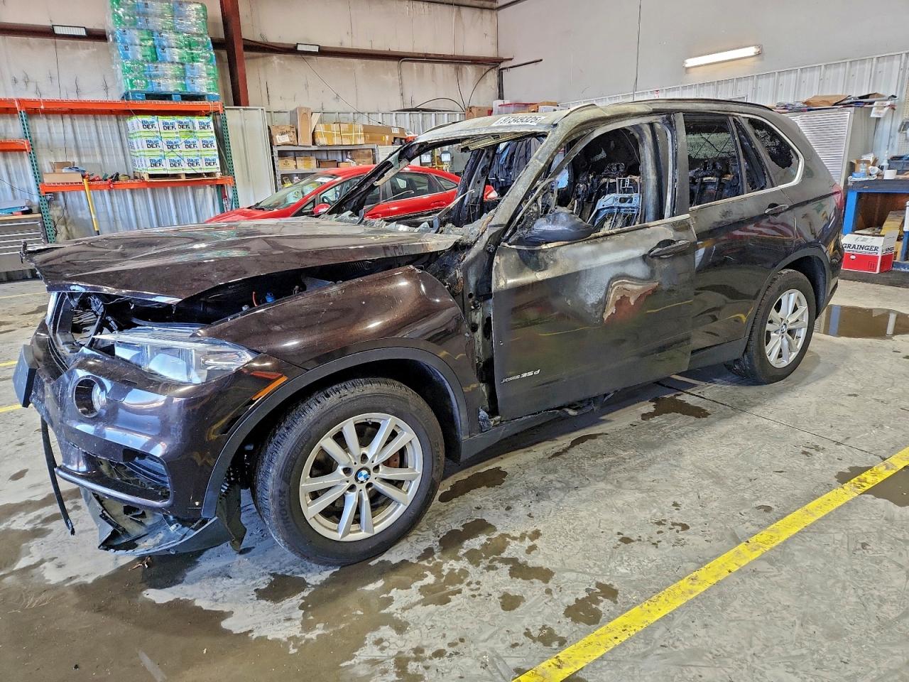 2015 BMW X5 xDrive35d, VIN 5UXKS4C56F0J99077 — Пожар в салоне