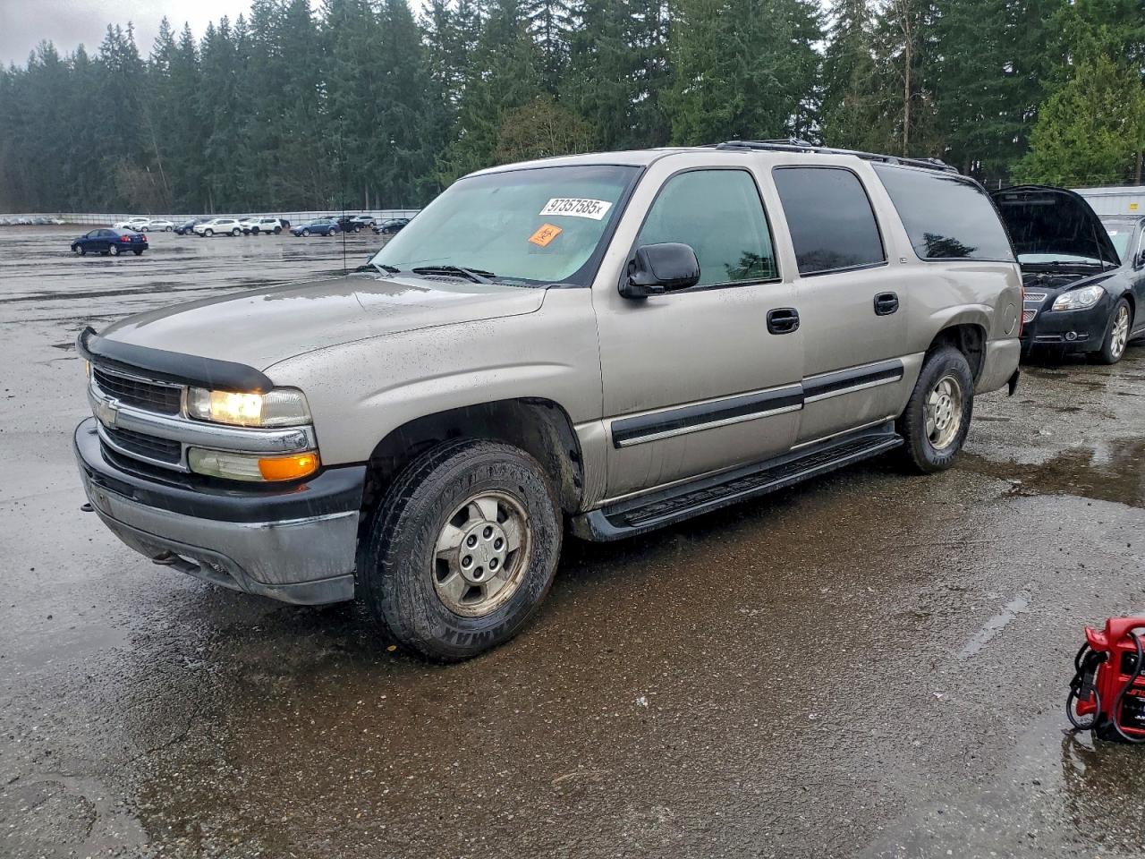 2001 Chevrolet Suburban LT, VIN 3GNFK16T31G130919 — Rear end