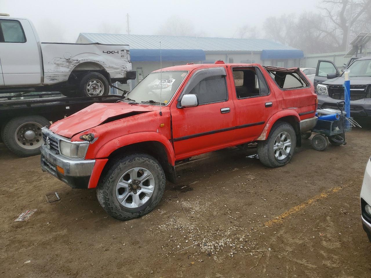1994 Toyota Hilux, VIN VZN1308063765 — Зад
