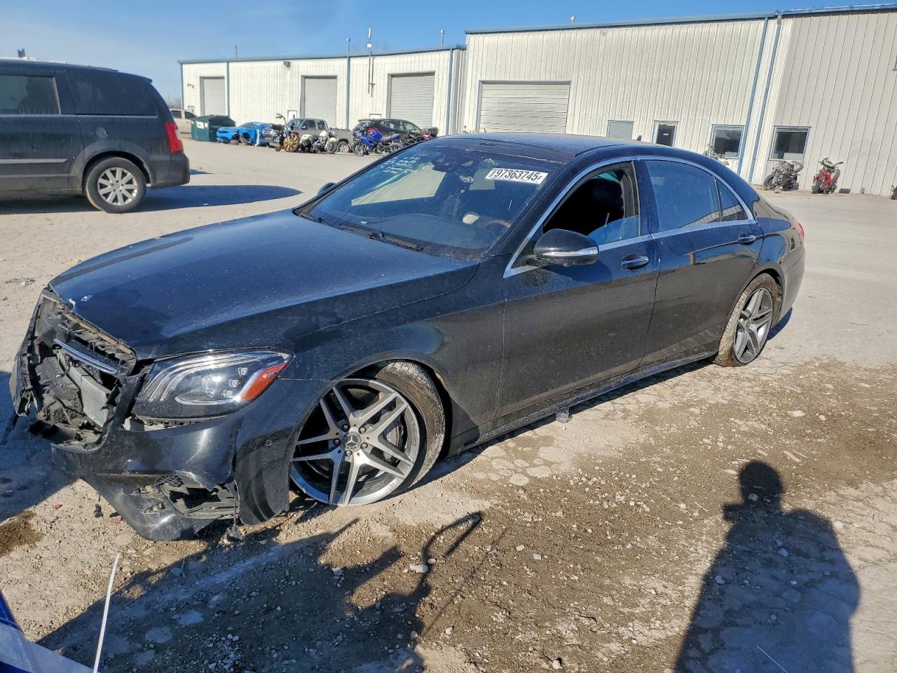2019 Mercedes-Benz S 560, VIN WDDUG8GB4KA429504 — Undercarriage