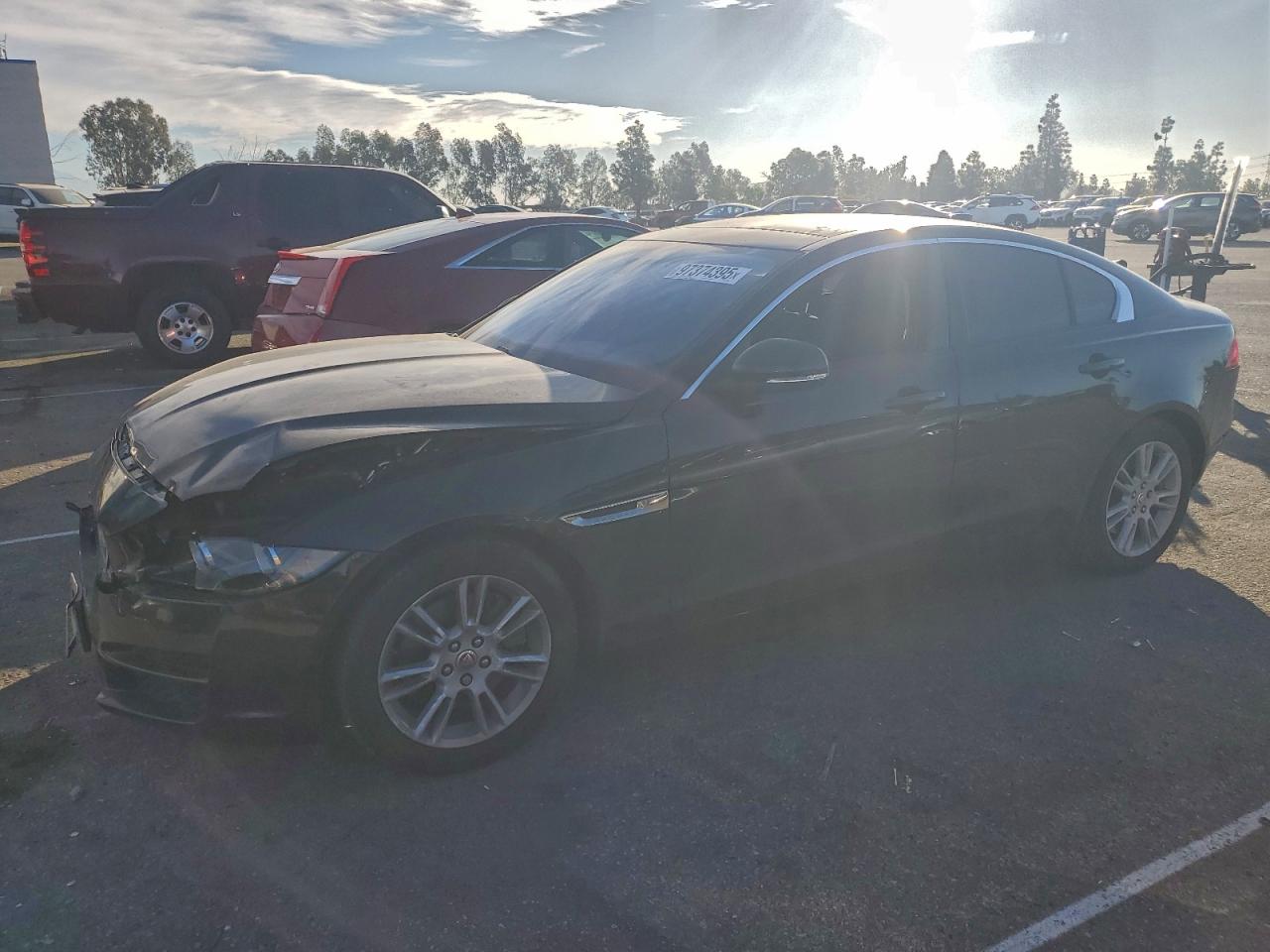 2018 Jaguar XE 25t Premium, VIN SAJAD4FX3JCP25579 — Front end