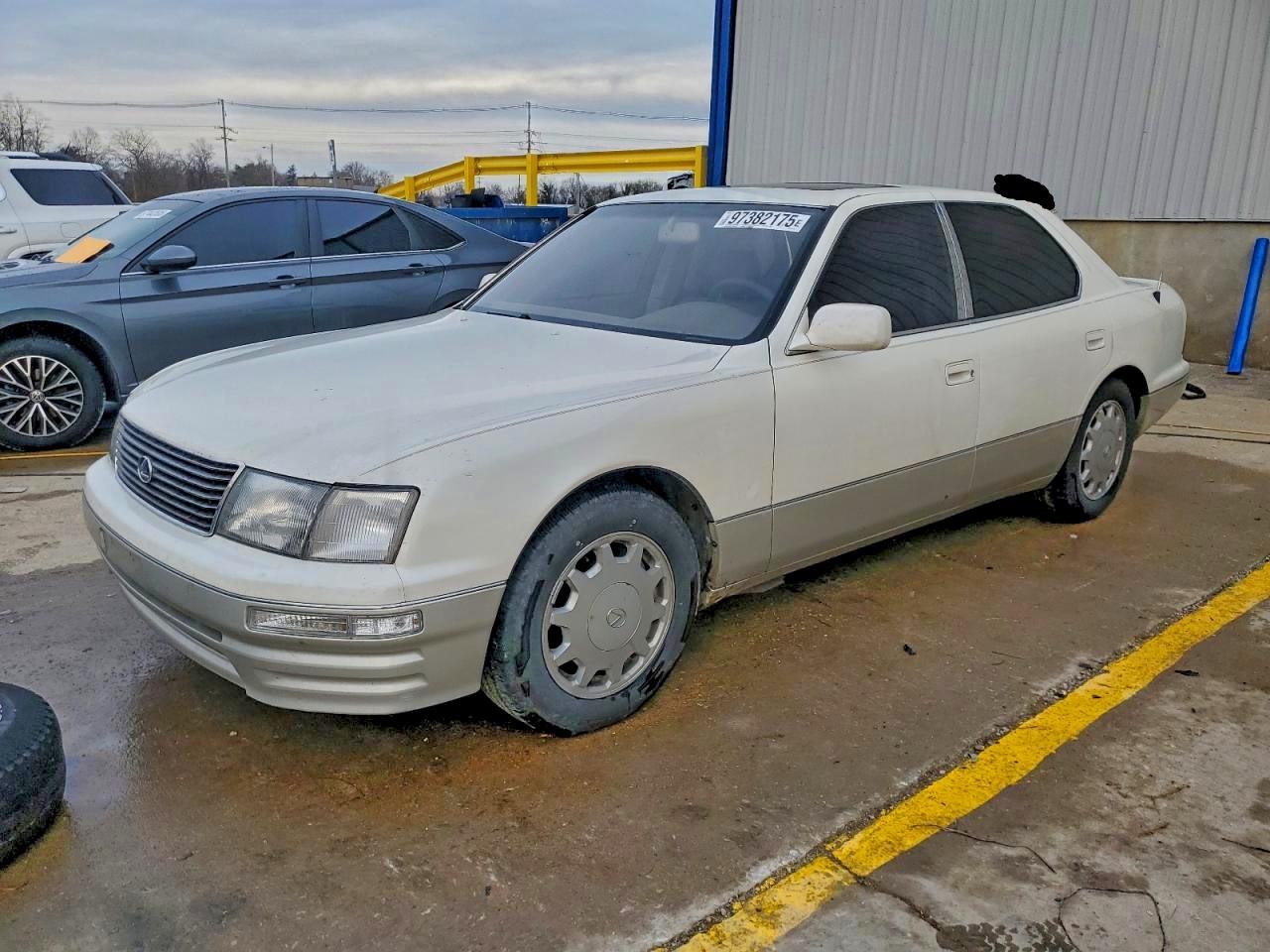 1996 Lexus LS 400, VIN JT8BH22F3T0067726 — Side