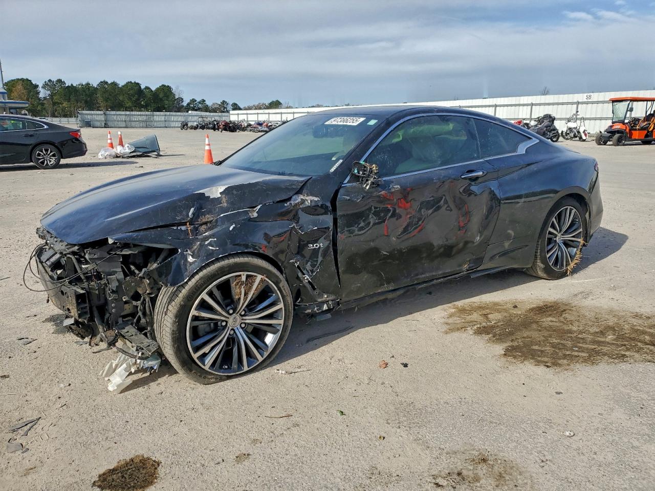 2017 Infiniti Q60 Premium, VIN JN1EV7EL1HM550138 — Front end