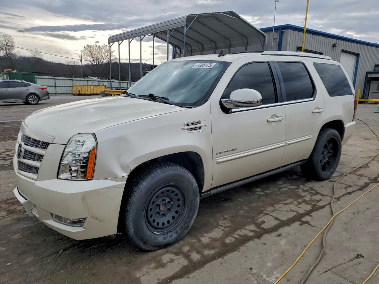 2012 Cadillac Escalade Premium, VIN 1GYS3CEFXCR261046 — Front end