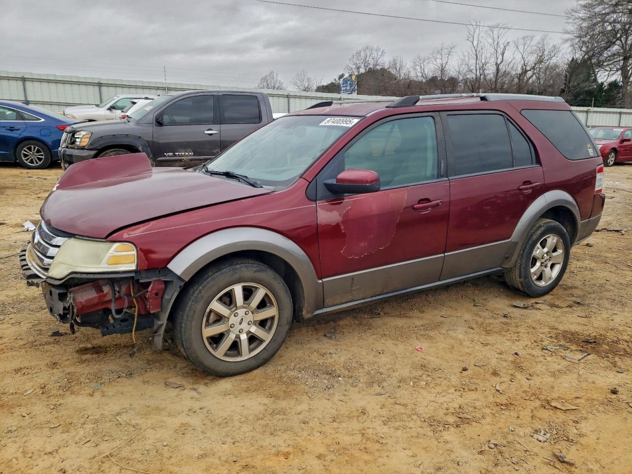 2008 Ford Taurus X SEL, VIN 1FMDK02W98GA41450 — Front end