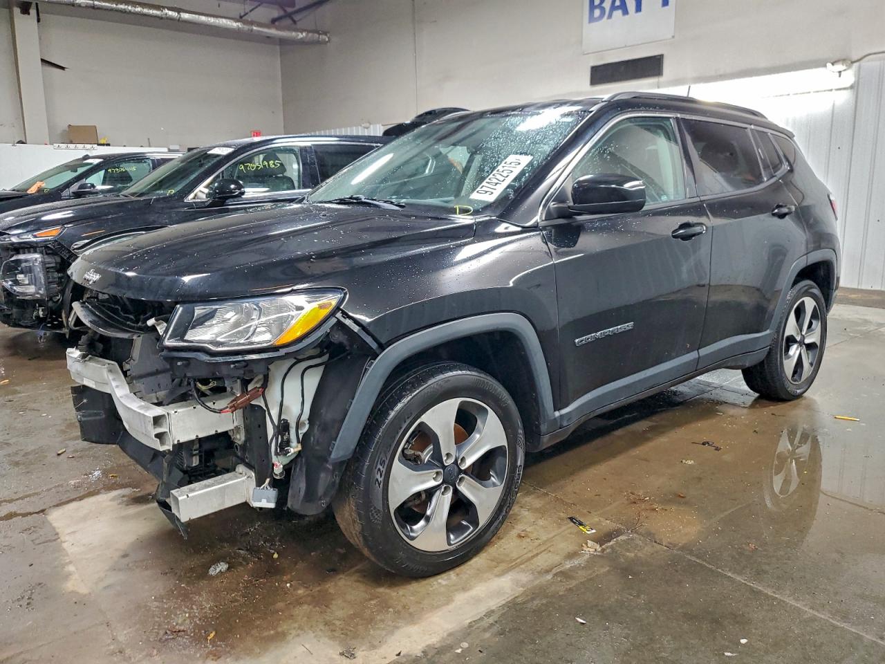 2018 Jeep Compass Latitude, VIN 3C4NJDBB8JT132002 — Front end