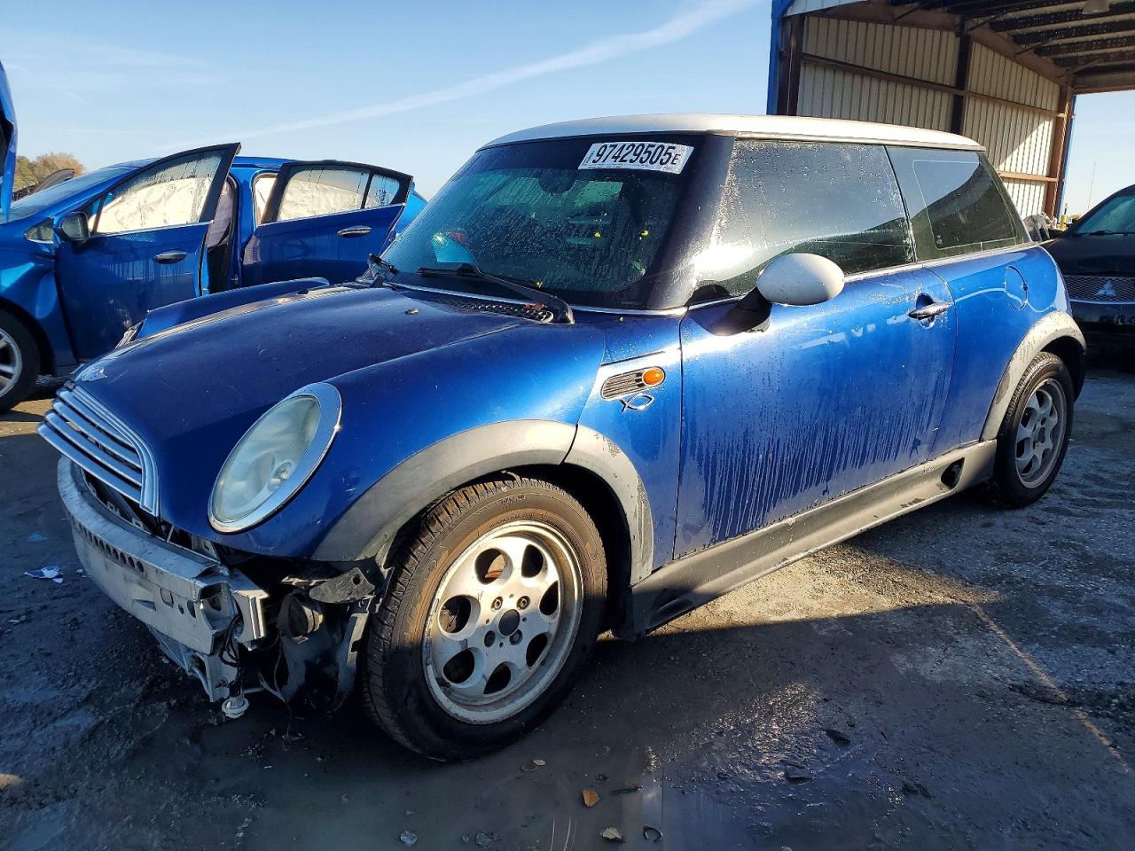 2002 MINI Hardtop, VIN WMWRC33452TC38443 — Front end