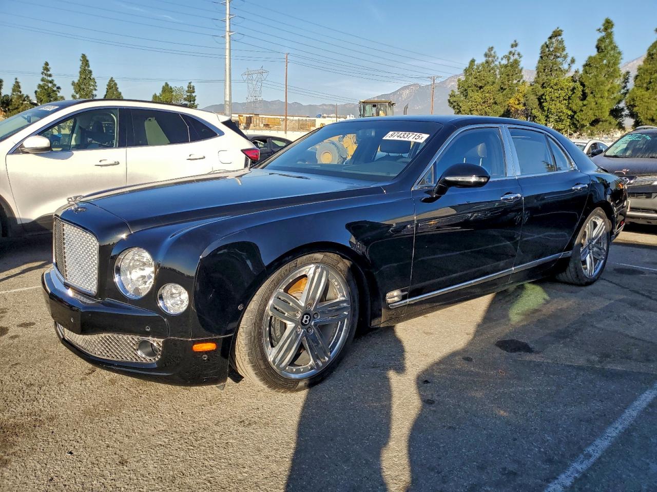 2015 Bentley Mulsanne, VIN SCBBB7ZH7FC001192 — Зад