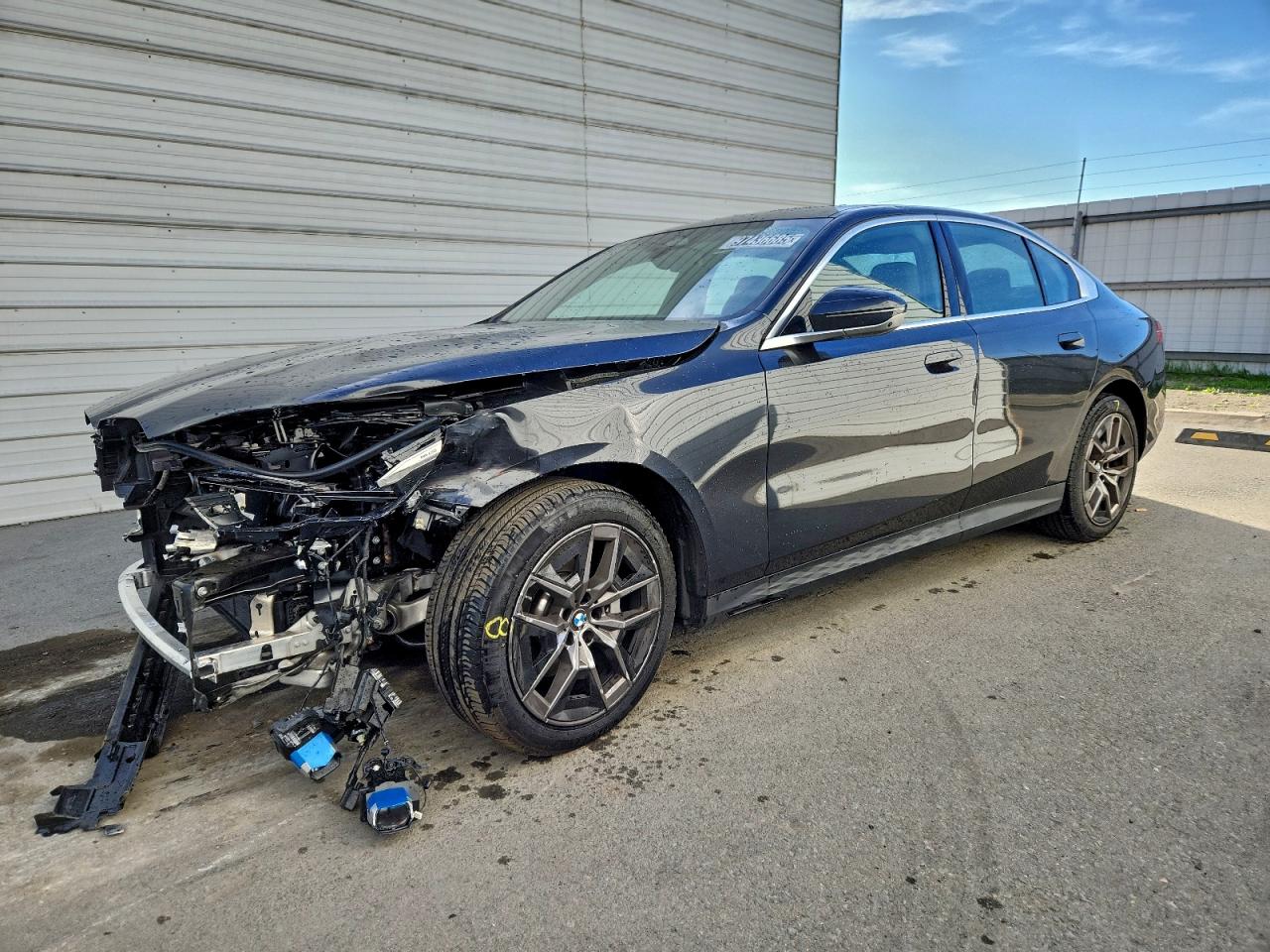 2026 BMW 5 Series 530i xDrive, VIN WBA53FJ08TCV23703 — Перед