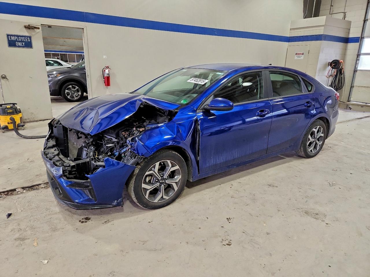 2021 Kia Forte LXS, VIN 3KPF24AD1ME267884 — Front end