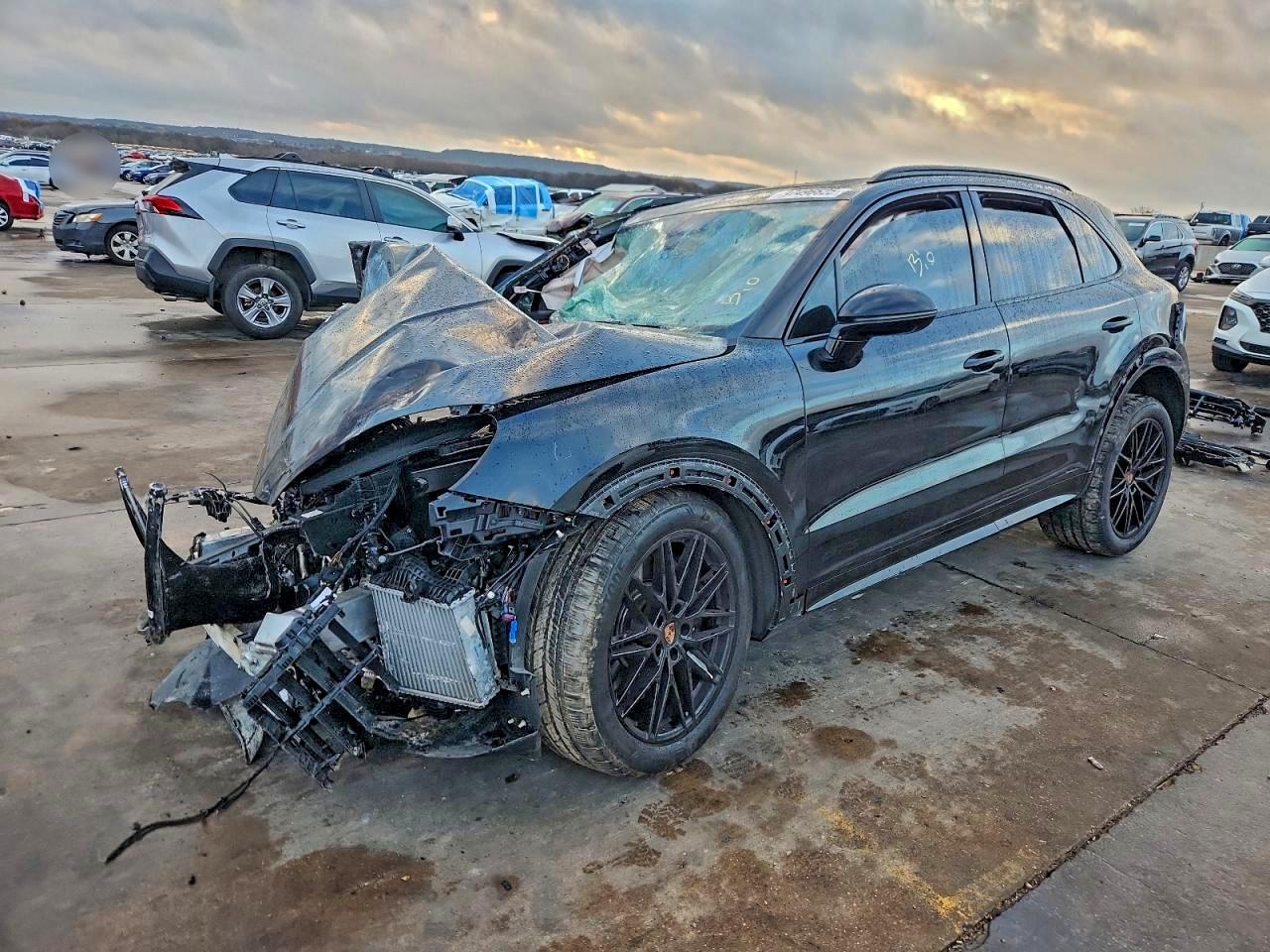 2026 Porsche Cayenne GTS, VIN WP1AG2AY6TDA25318 — Front end