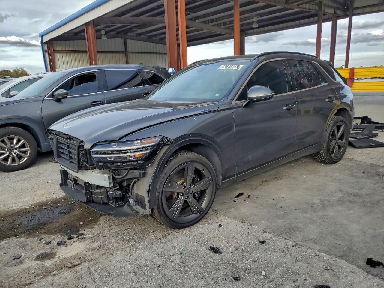2024 Genesis GV70 2.5T, VIN 5NMMADTB5RH009261 — Front end