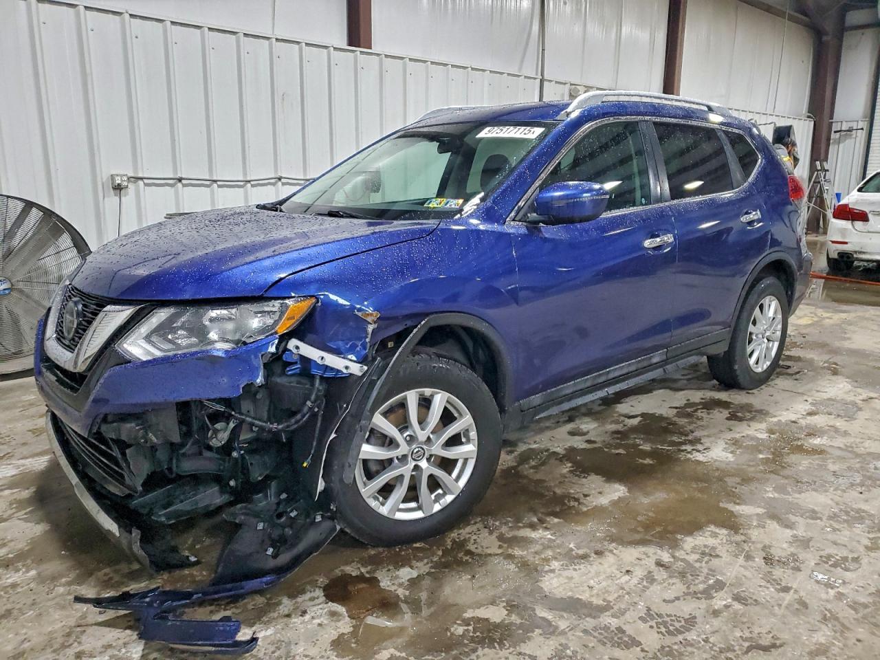 2018 Nissan Rogue SV, VIN 5N1AT2MV2JC779054 — Front end