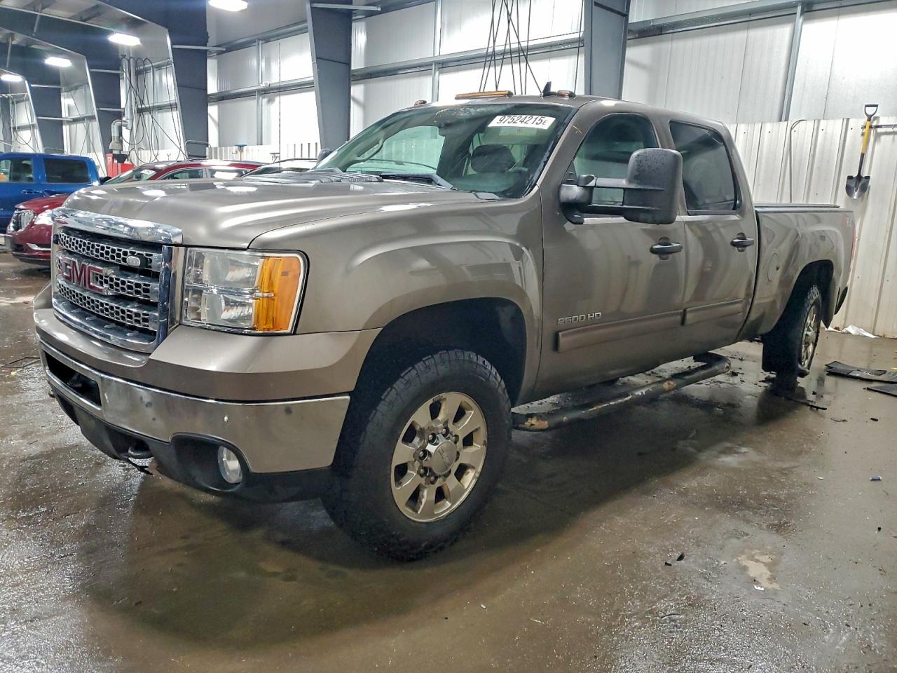 2012 GMC Sierra 2500HD SLE, VIN 1GT120CG6CF196034 — Side