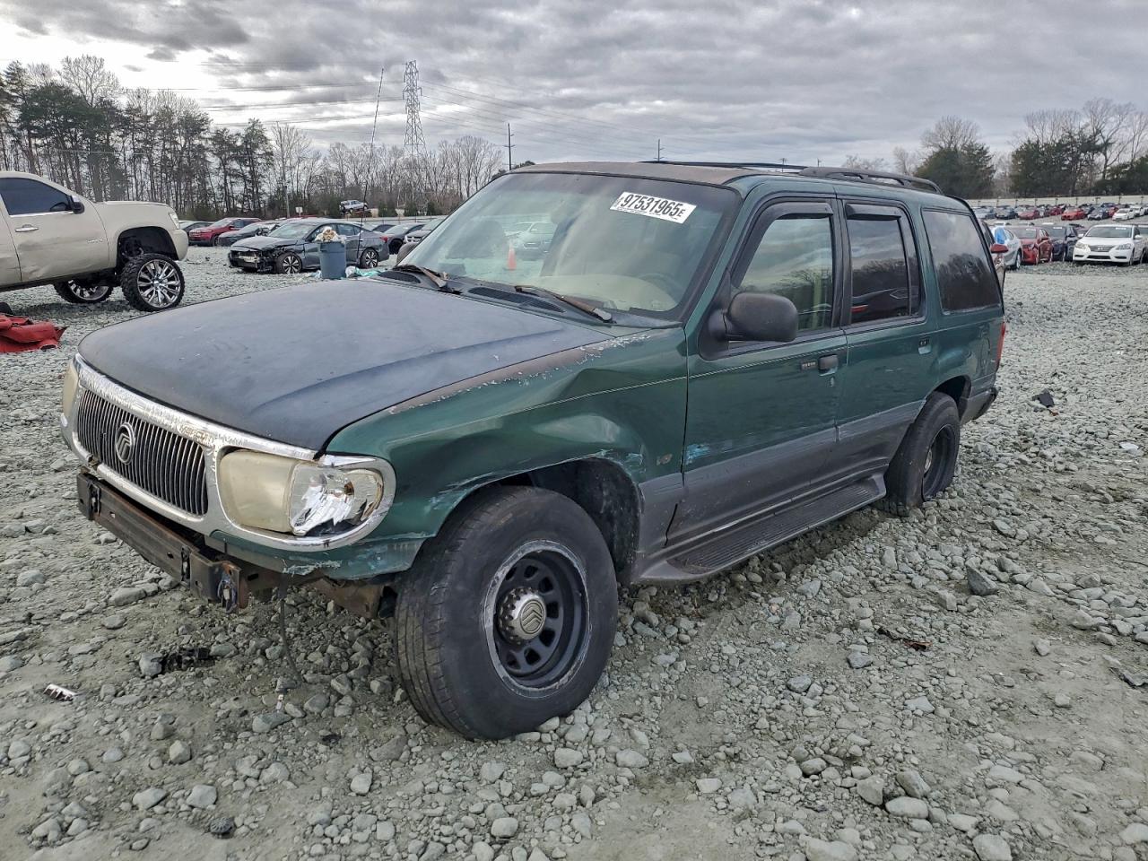 2001 Mercury Mountaineer, VIN 4M2ZU86P31UJ08504 — Front end