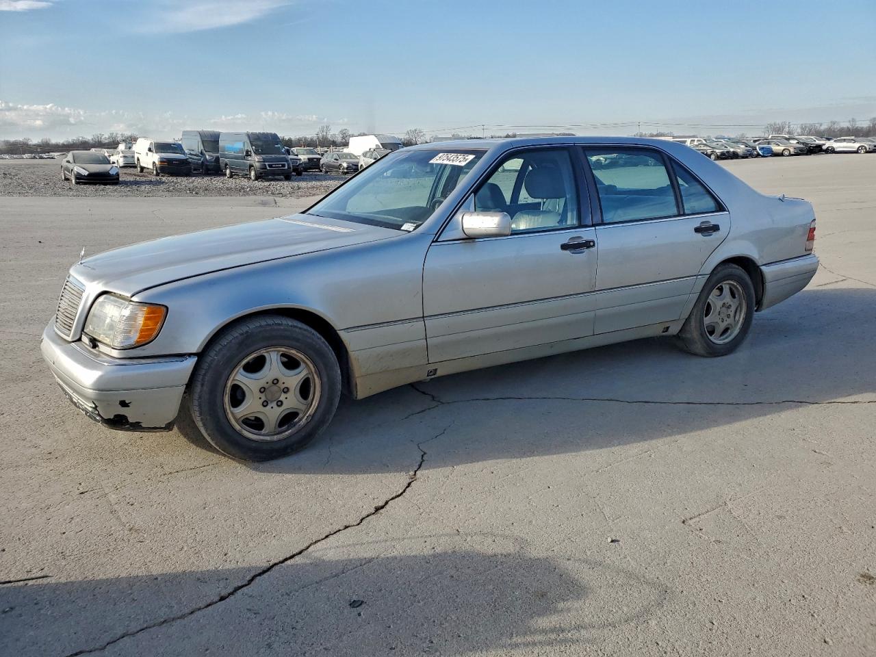 1998 Mercedes-Benz S 320/430/500, VIN WDBGA33G3WA379566 — Minor dents and scratches
