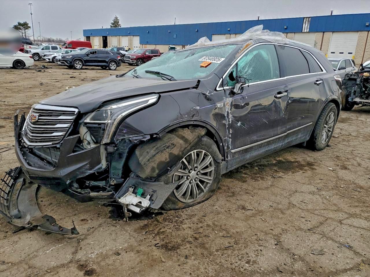 2017 Cadillac XT5 Luxury FWD, VIN 1GYKNBRS9HZ325998 — Roof