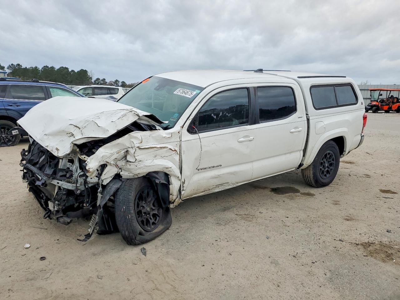 2021 Toyota Tacoma SR5, VIN 3TMAZ5CN1MM157313 — Front end