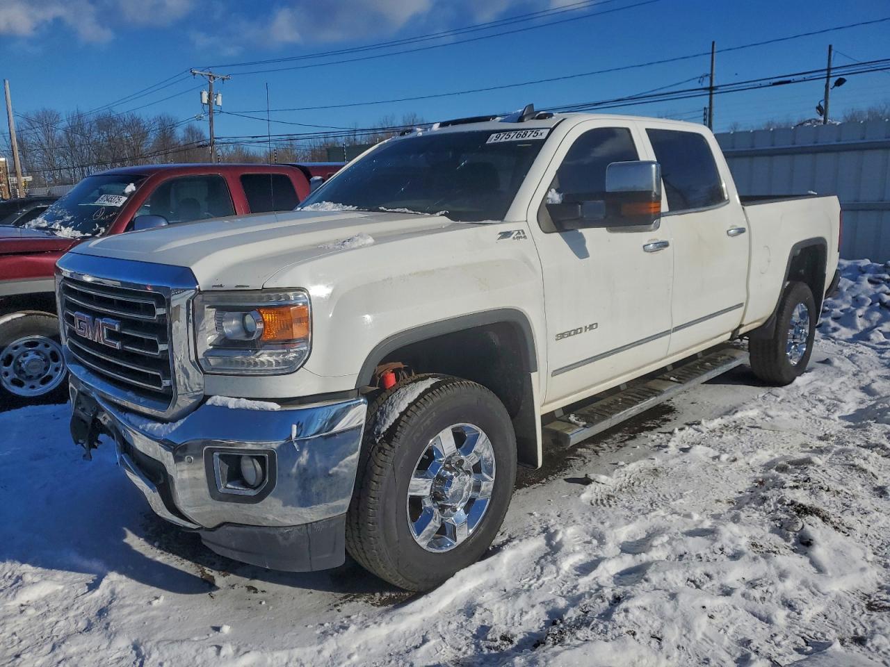 2016 GMC Sierra 3500, VIN 1GT42XCG6GF128232 — Front end