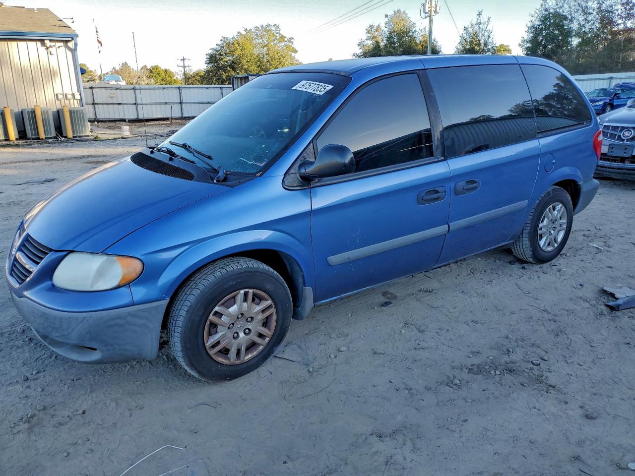 2007 Dodge Caravan SE, VIN 1D4GP25E97B222497 — Бок