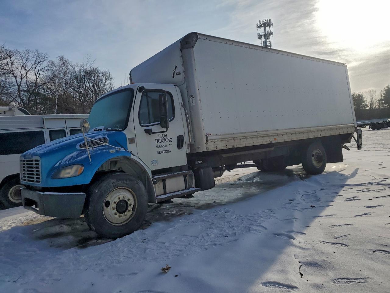 2015 Freightliner M2, VIN 1FVACWDU6FHGS8108 — Side