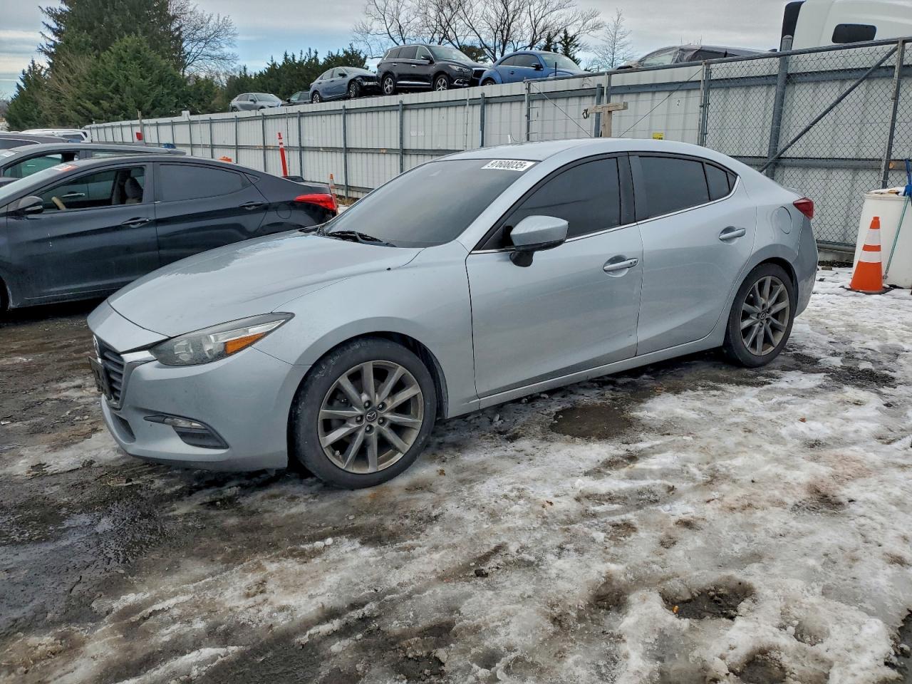 2018 Mazda 3 Touring, VIN 3MZBN1V33JM207335 — Normal wear