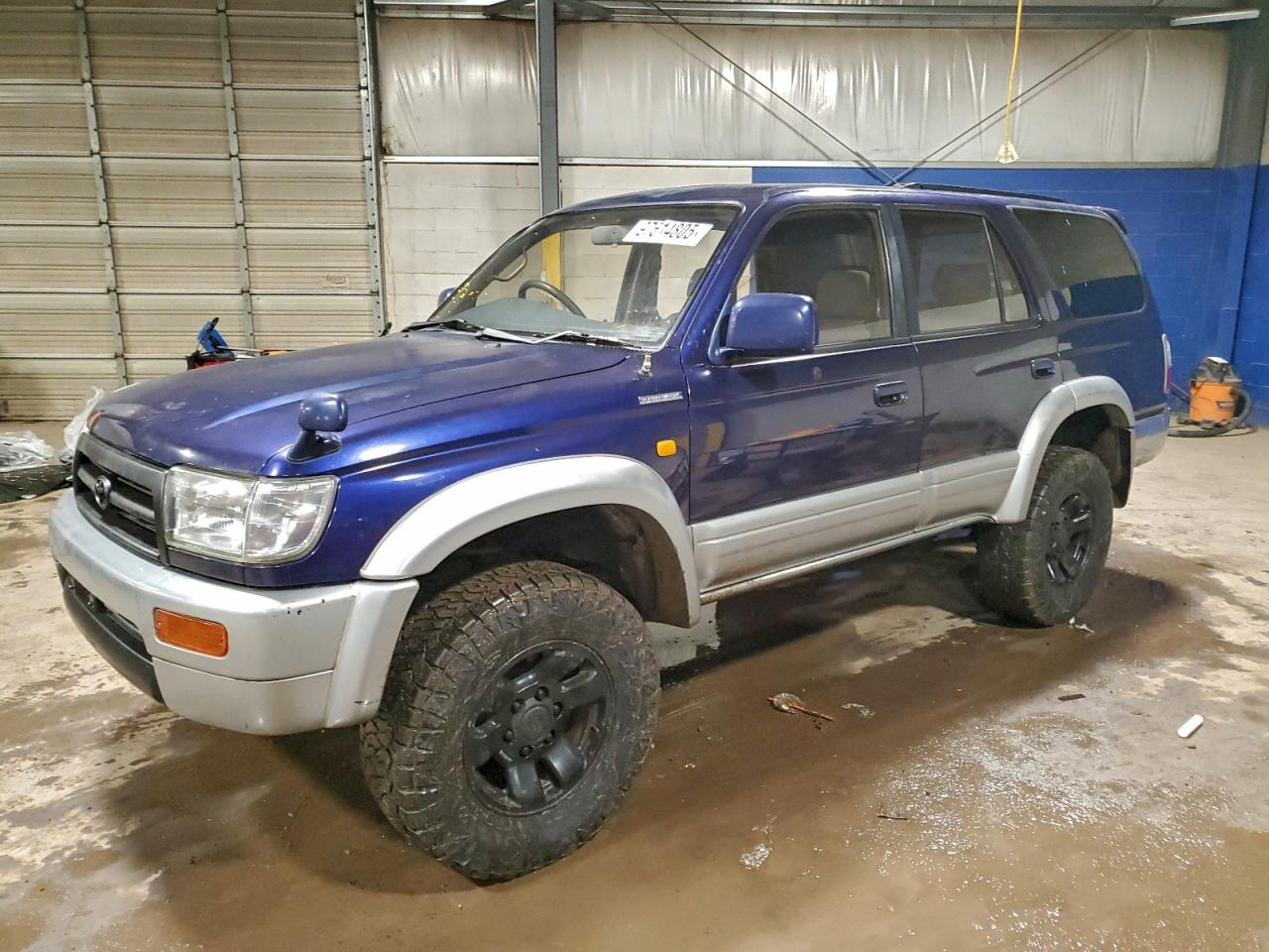 1996 Toyota Hilux, VIN KZN1850003044 — Мелкие вмятины и царапины