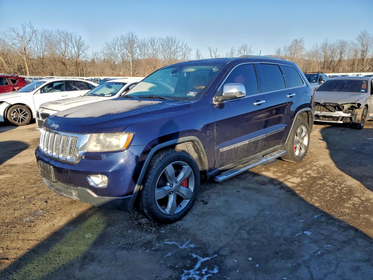 2013 Jeep Grand Cherokee Overland, VIN 1C4RJFCT2DC562239 — Front end