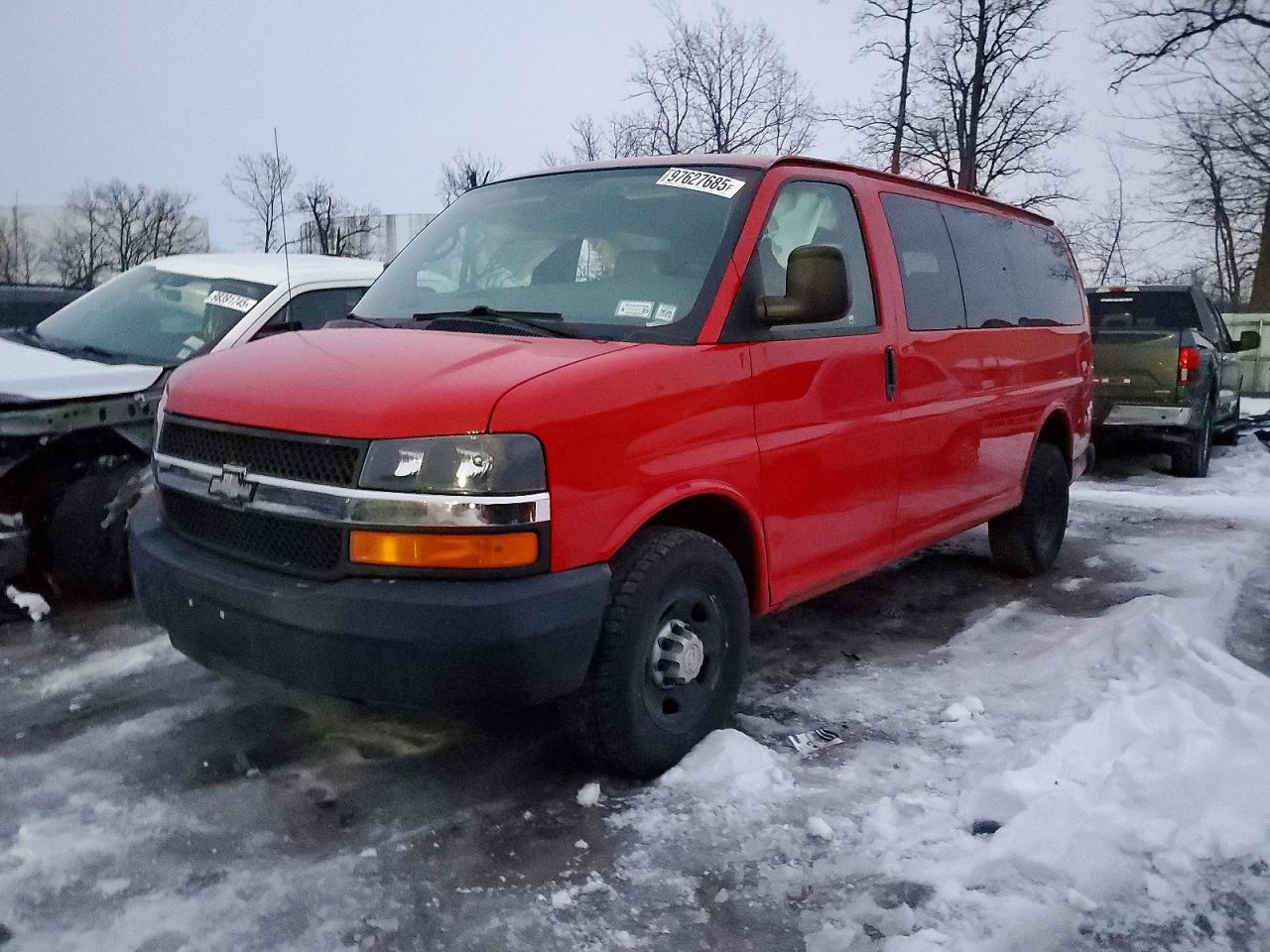2009 Chevrolet Express G2500, VIN 1GNGG25K391124410 — Side