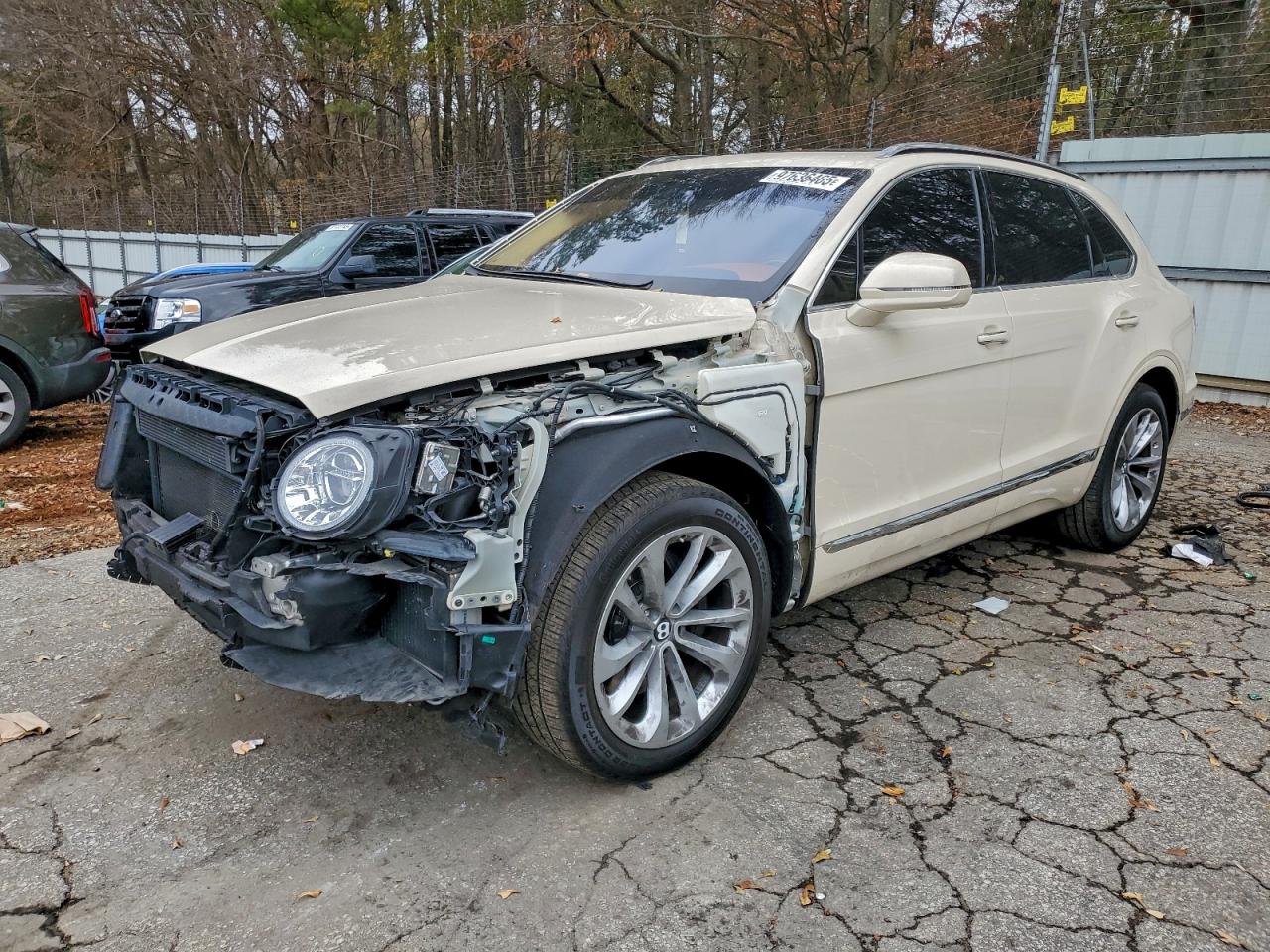 2017 Bentley Bentayga W12, VIN SJAAC2ZV9HC013752 — Front end