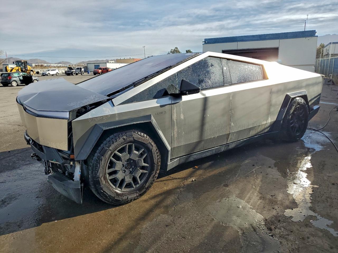 2024 Tesla Cybertruck Cyberbeast, VIN 7G2CEHEE9RA021004 — Front end