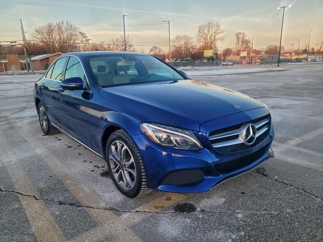 2018 Mercedes-Benz C 300, VIN 55SWF4KB2JU260741 — Фото с аукциона